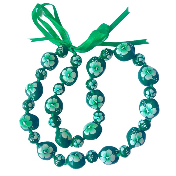 SOLD da Hawaiian Store St. Patricks Day Green Kukui Nut Lei Necklace - Picture 1 of 2